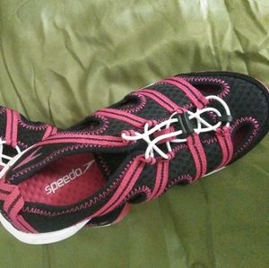 Speedo water shoes